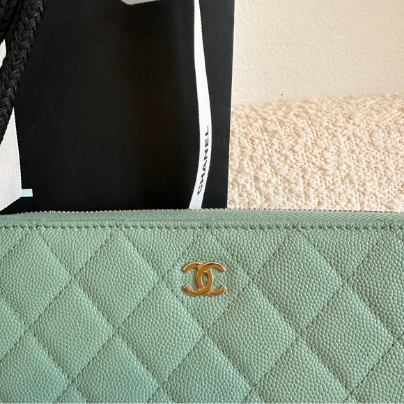 Chanel Zip Around Wallet | Sea Foam Green - Picture 4 of 10